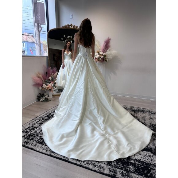 NWOT Madison James MJ1109 Fialma Satin Ball Gown Wedding Dress Strapless Corset - Picture 4 of 11